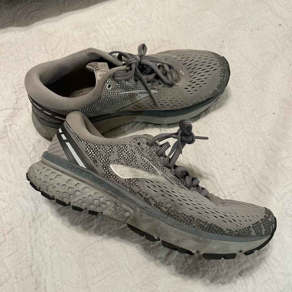 Brooks Gray Athletic Shoes with Rugged Outsole